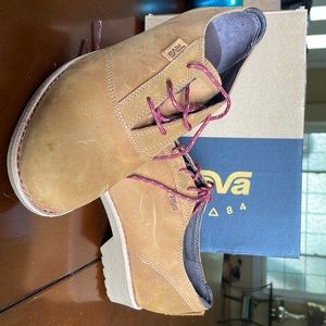 Teva - De La Vina Dos WATErPROOF shoes! New in Box